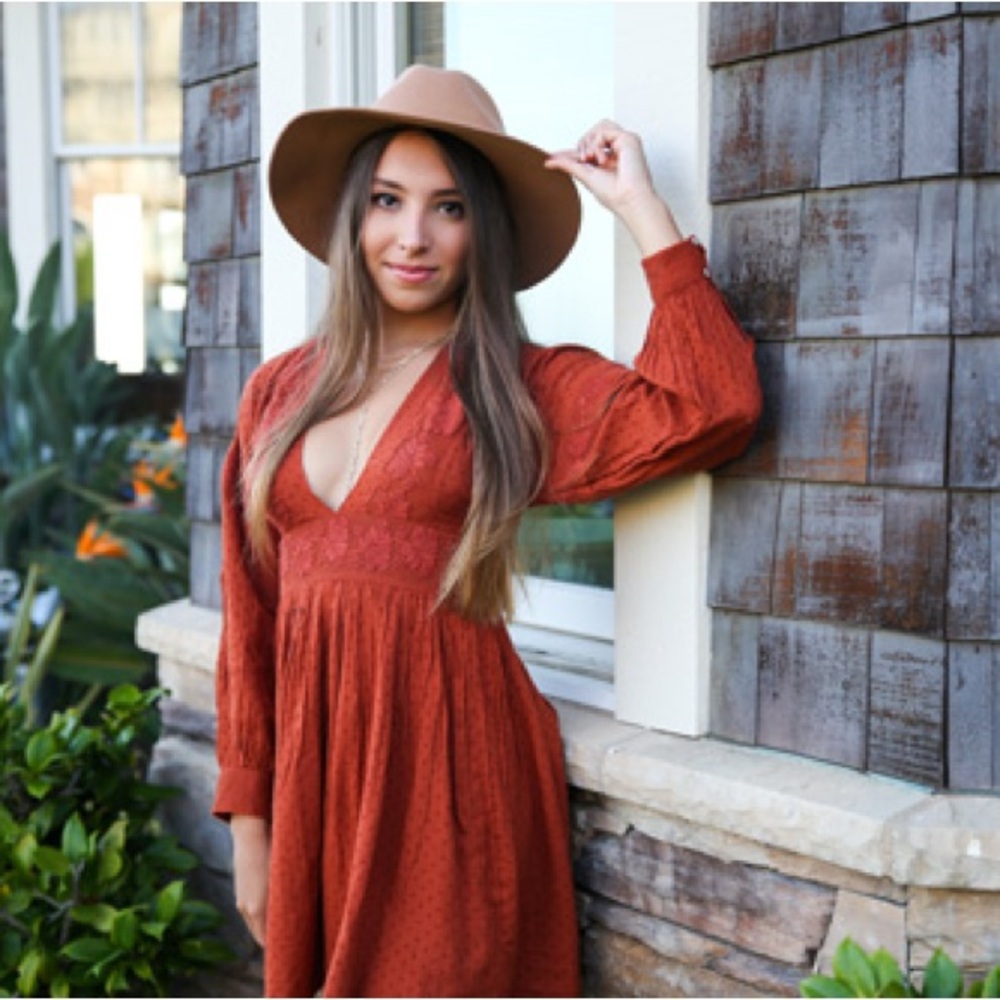 Free People Sugarpie Crochet Mini Dress Deep V Smocked Tie Waist Cinnamon Large - Picture 3 of 15